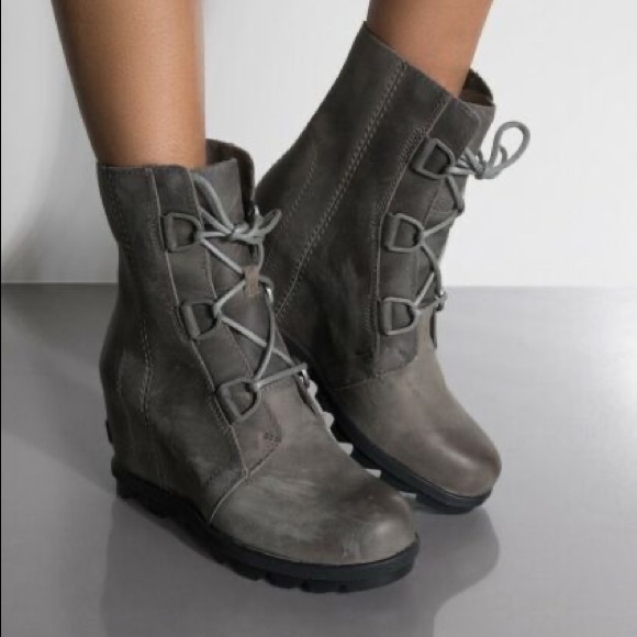 Sorel Shoes - Sorel Joan Of Arctic Wedge II in color Quarry, Size US 7.5